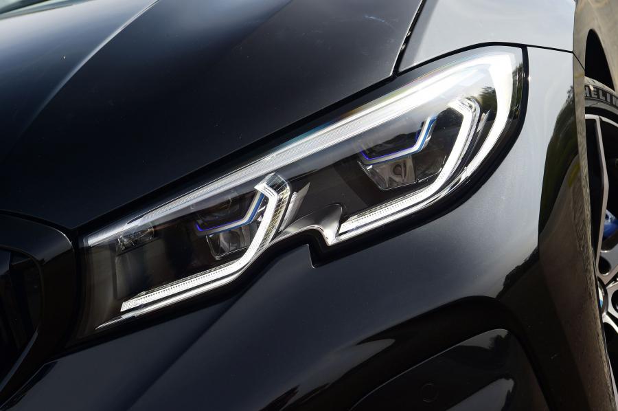 Детали экстерьера BMW 330i M Sport (G20) 2019 года  (UK) (фото 5 из 15)